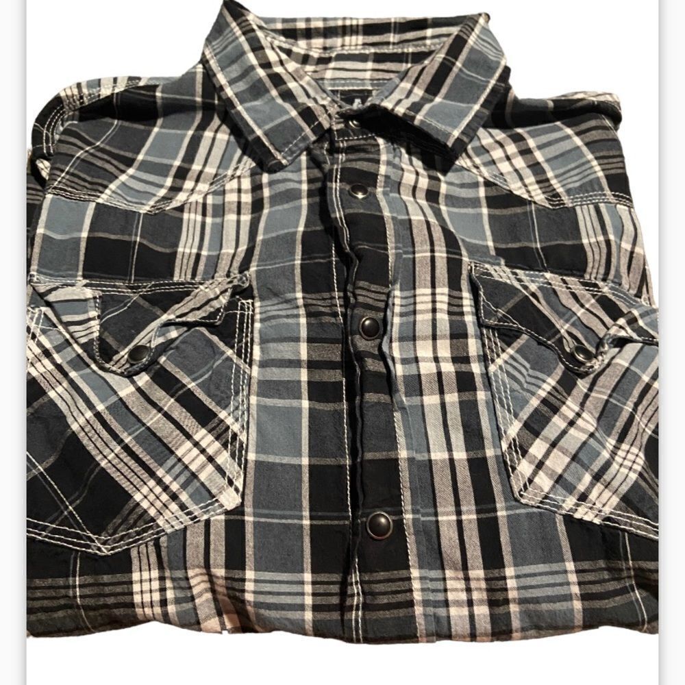 Reclaim size medium western style snap up shirt perfect like new condition